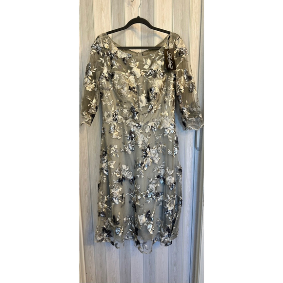 NWT La Femme 29988 - Embroidered Tea Length Dress SZ 12 - Picture 4 of 11